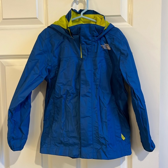 The north face boys rain jacket - Picture 1 of 3